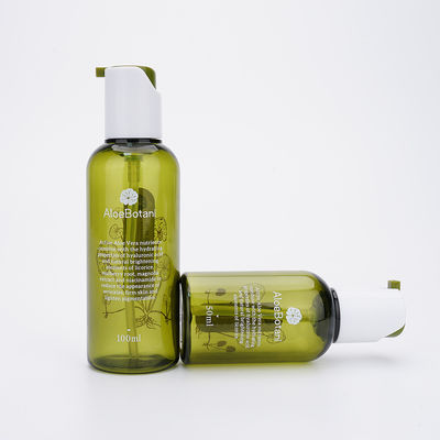 De lichtgroene Plastic Kosmetische Geplaatste Kruik en de Flessen van de Lotionfles 50ml PETG