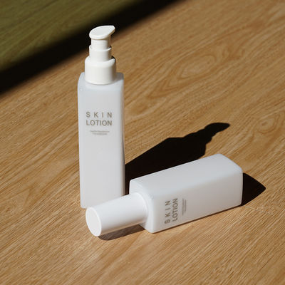 De Flessen50ml 60ml 100ml 150ml QS Certificatie van de persoonlijke verzorging Vierkante Lotion