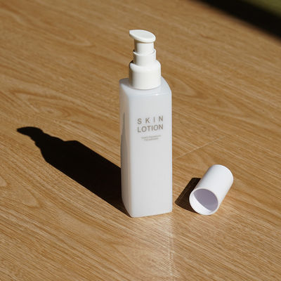 De Flessen50ml 60ml 100ml 150ml QS Certificatie van de persoonlijke verzorging Vierkante Lotion
