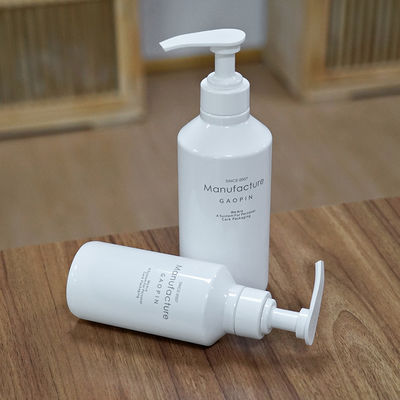 QS de witte Pomp van de de Flessen300ml 500ml Lotion van de HUISDIERENshampoo voor Haarveredelingsmiddel